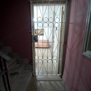 Se renta apto de una habitación en el Vedado, cerca de 23 y 8. 54026428 - 7/7