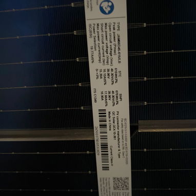 PANEL SOLAR BIFACIAL 615W JA SOLAR - 2/5