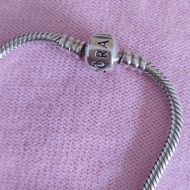 Vendo esta bella pulsera de pandora original 90 usd completa - 4/4