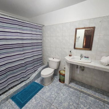 RENTA hostal de 3 habitaciones y piscina en Playa Guardalavaca,  Holguin con Qba Hostin 360 - 4/10