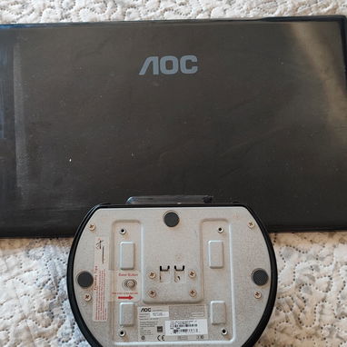 Monitor AOC 21 " de uso con defecto en adaptador - 3/8