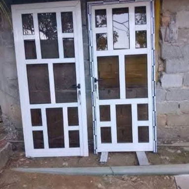 Se realiza trabajo d aluminio - 8/10