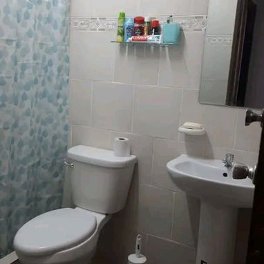 Vendo apartamento en la zona 10 de alamar x la guayabera,4to piso afectado,de 2 cuartos con todo adentro - 2/7