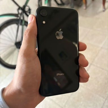iPhone XR - 3/3