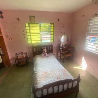 45 000 USD Casa totalmente Independiente 4/4,  garaje, jardin, patio, terraza, amueblada..LLEGAR Y VIVIR + Lada 2105 - 3/7