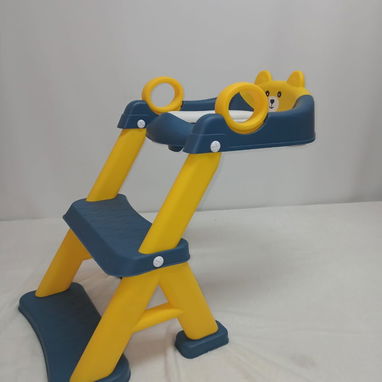ESCALERA CON ASIENTO REDUCTOS DE INODORO INFANTIL, ENTREGA DE FACTURA, VARIEDAD DE ÚTILES DEL HOGAR, ETC - Img 123076118
