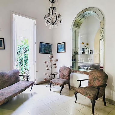 Espectacular mansión a la venta en el Vedado con 5 cuartos. Bellísimo estilo arquitectónico!!! - Img 98500249