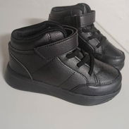 Tenis de niño #30 ( la plantilla mide 19cm) - Img 57143621