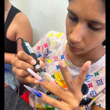 Taller/Curso Presencial para Principiantes ( Uñas Acrílicas, Base Rubber, Gel de Construcción y Soft Gel) - 5/9