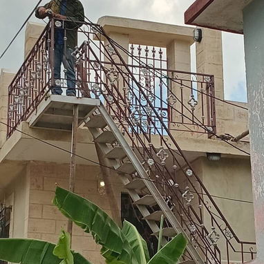 📢Equipo de herreros q trabajamos con seriedad y rápidez. Trabajamos en cualquier parte de La Habana . Llámenos 📞 - Img 121749950