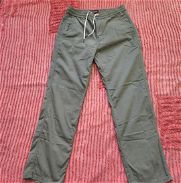 Se venden dos pantalones de hombre buena tela - Img 45674734