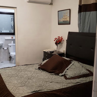 casa de renta en el vedado con 5 habitaciones independientes +5363689791 - Img 114037305