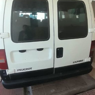 Se vende Peugeot expert en buenas condiciones solo realmente interesados por wasap a 53141828 - 6/6
