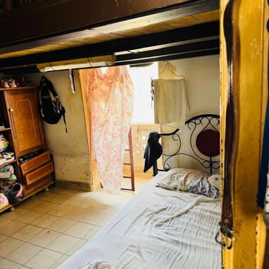 *$7000usd. En venta apartamento (3er piso) de un edificio capitalista de 6 aptos en Centro  Habana. - 7/10