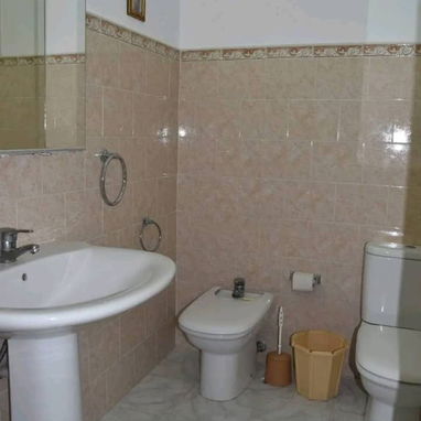 Casa independiente en Siboney con amplio patio, garaje para varios autos, 4 cuartos 3 baños - 10/10