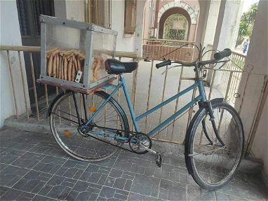 Vendo bicicleta china y una cajón de acrílico para negocio todo por separado - Img main-image-45854065