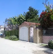 permuto x casa buen estado c vuelto tengo 500 m cuad. bueno p negocio 200m de gilberman whas 53336197 fijo 77948448 - Img 47994086