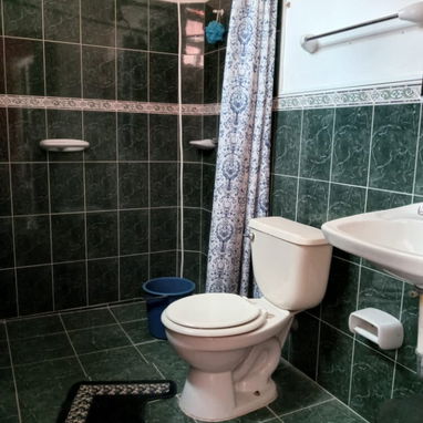 🏠 ¡TU NUEVO HOGAR TE ESTÁ ESPERANDO EN EL CERRO! 🏠 ¿Buscas una casa amplia, equipada y lista para mudarte hoy mismo? - 4/10