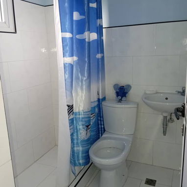 Ofertaaa a 5 cuadras del mar!!! En Cojimar linda casa con posibilidad de garaje!!! - Img 122080020