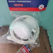 Ducha eléctrica nueva son de 3 temperaturas viene xon todos sus accesorios. - Img 49341337