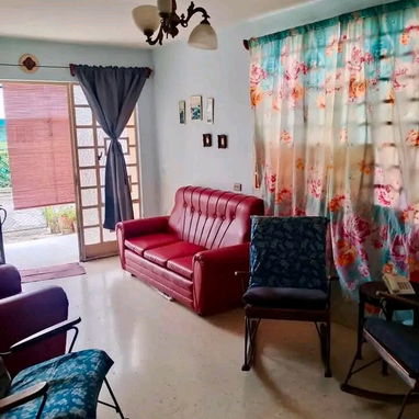 Propiedad en bajos de 3 cuartos en Nuevo Vedado en 65000 - 4/10