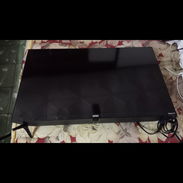 Smart TV 32" marca Onn para piezas. No prende . Standby fijo. Wasapp 52634325 - Img 57970780