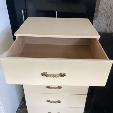 Se venden varios mobiliarios todos nuevos y garantías de 3 meses muebles camas colchones gaveteros y más transporte list - 2/10