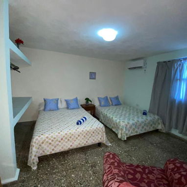 Se renta casa a 1km de la playa de Guanabo con piscina por el gato verde. +53 54026428 - Img 123337917