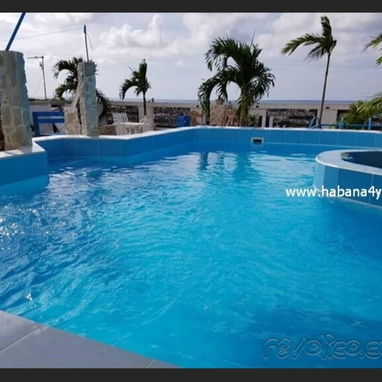 Penthouse disponible en la playa de Guanabo con mesa de billar, piscina y jacuzzi, WhatsApp+53 52463651 🌴 - Img 104435580