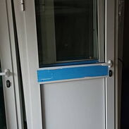 Puerta de aluminio con melanina y cristal ( NUEVA)con domicilio incluido - Img 45817630