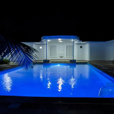 📱 Hostal Exclusivo con Piscina y Tarima para Estancias o Pasadías - Img 116121416
