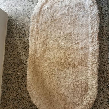 Alfombra decorativa peludita ovalada Medida:1.40cm x 73cm - 2/4