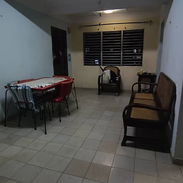 "PERMUTO" TENGO  Apartamento 🏢 con 3 cuartos con sus closets, baño, cocina, sala-comedor y terraza, agua, gas de balita - Img 53999053