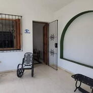 Se vende casa con 6 habitaciones, 6 baños y patio en Monte Barreto, Playa - Img 45747029