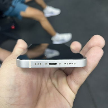 Vendo o cambio por mayor y vuelto IPHONE 13🤍  Libre de fábrica   Batería en 80%  Face ID y True Tone Ok   Lo doy con co - Img 124136723