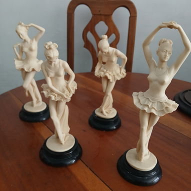 Se venden bailarinas de adorno - 2/2