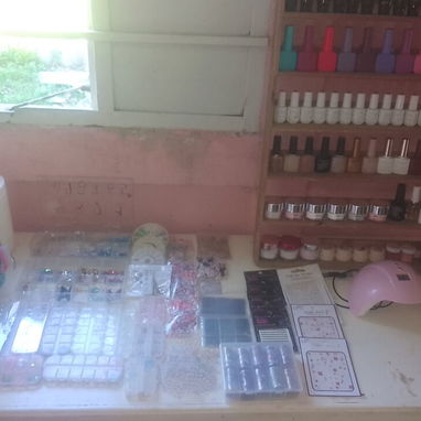 Mesa de uñas - 3/6