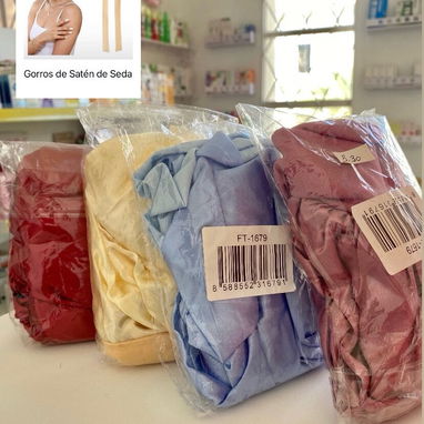 Aceites capilar , gorros de satén , peine para rizos ,cepillo masajeador capilar , atomizador, mascarillas, cápsulas - Img 123472328