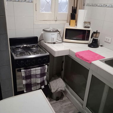 🏠 Apartamento De Renta En El Vedado. 🛏️ Tiene 2 habitaciones. 🚩 Está muy cerca de La Universidad de La Habana - 7/10