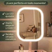 Espejo de maquillajes - Img 54773515