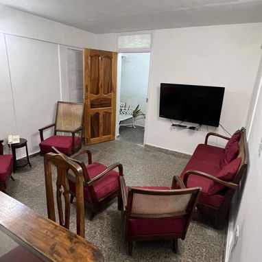 Renta fija de apartamento 2 hab. en el Vedado - Img 102049886