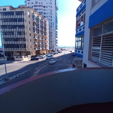 Se vende apartamento en el vedado. Amplio. Bonito y ubicacion privilegieda. En calle Linea - Img 105816806
