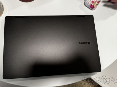 Samsung - Galaxy Book2 360 13.3" AMOLED Touch Screen Laptop - Intel 12th Gen Core i7 Evo Platform - Img 68424462