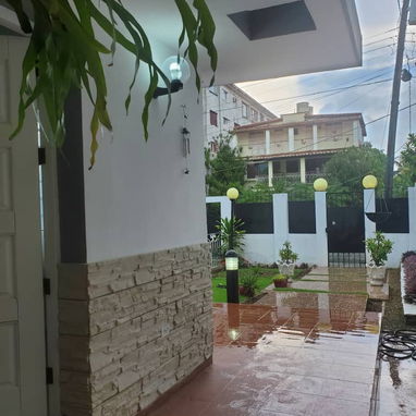 🏠 Alquiler de casa con piscina en el Vedado, La Habana - Img 116334242