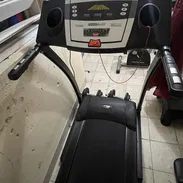 Caminadora, bicicleta estática y máquina de abductores - Img 56257338