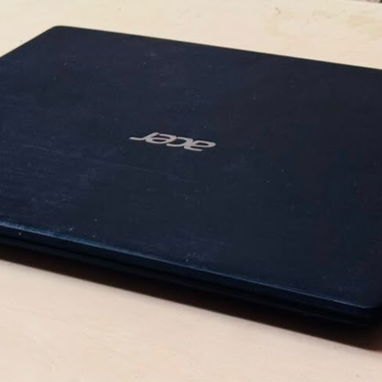Laptop Acer Equipo confiable con rendimiento ideal para algunos juegos y trabajos de programación informática. - 2/5