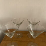 Cuatro copas de martini - Img 45166317