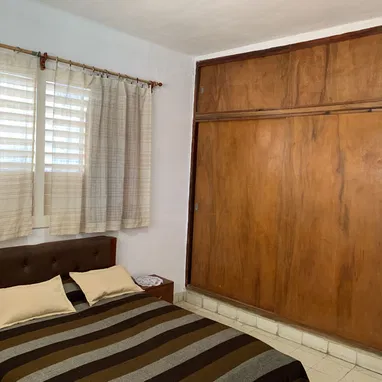 Alquilo apto de dos cuartos con garaje en Miramar - Img 122557770