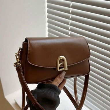 Bolsos y carteras - 8/10