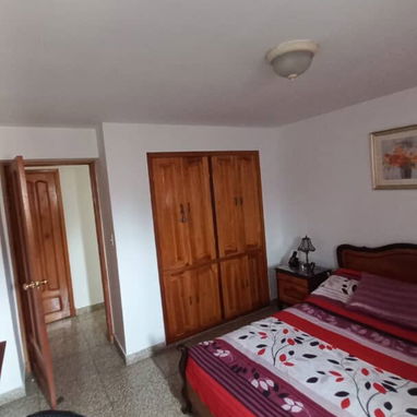 Se vende apartamento 1 er piso en el Vedado en la zona de los números por encima de línea - Img 119318286
